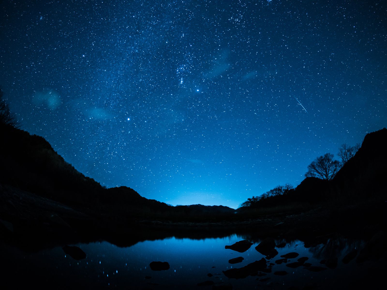 きっと夜空がもっと好きになる。2018年に見ておきたい天体イベント