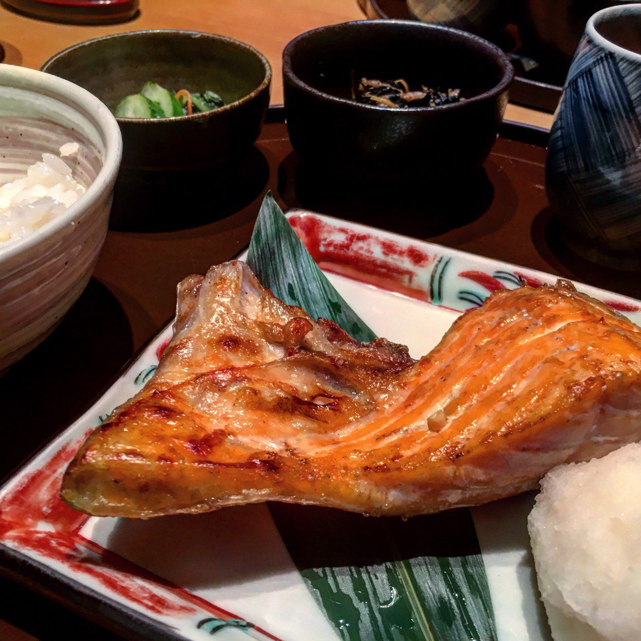 伊豆 の 旬 やん も 丸の内 店