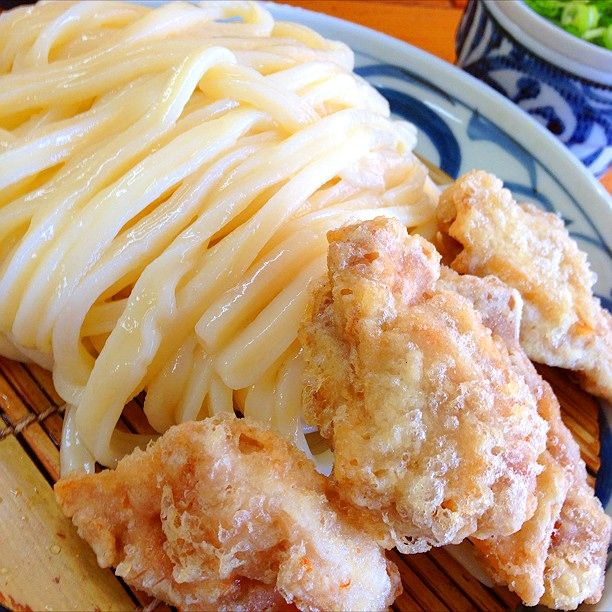 写真は肉汁たっぷり「かしわざるうどん」