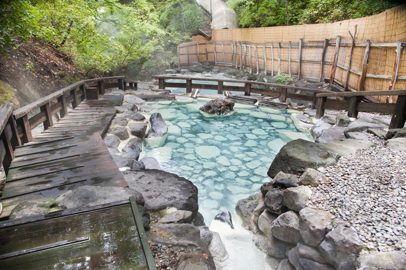 絶景 温泉 究極の癒し 東北の日帰り絶景露天風呂 7選 Retrip リトリップ