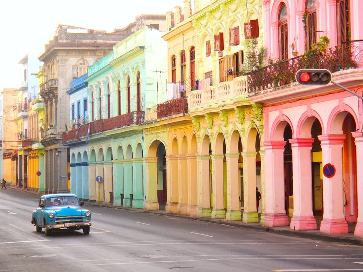 レトロな街並みと美しすぎるカリブ海を満喫 夢のキューバ6日間ツアー Retrip リトリップ