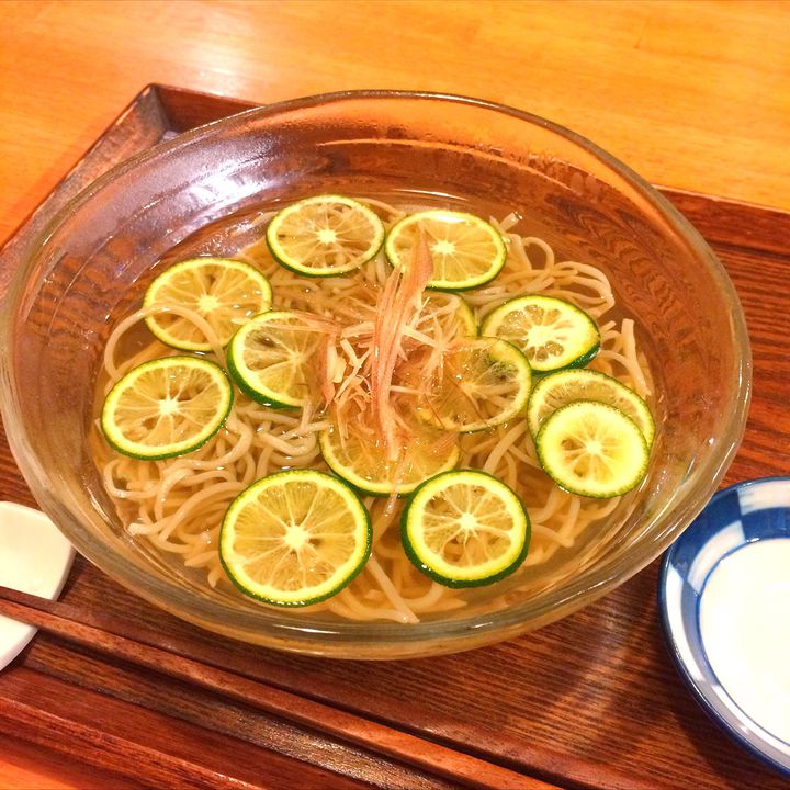 京都の夏の楽しみ方！「花もも」の夏季限定“すだちそば”は夏だけのご褒美