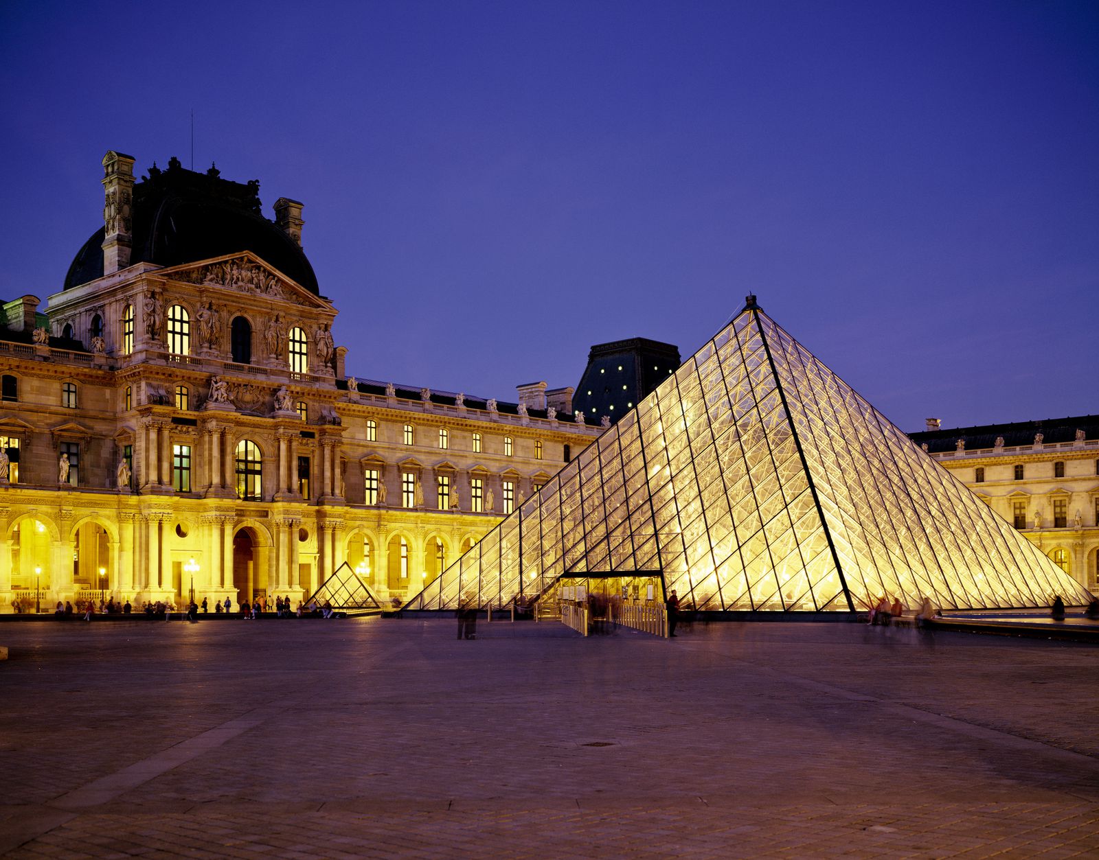 世界の美が集う憧れの場所。パリのルーブル美術館でしたい5つのこと ...