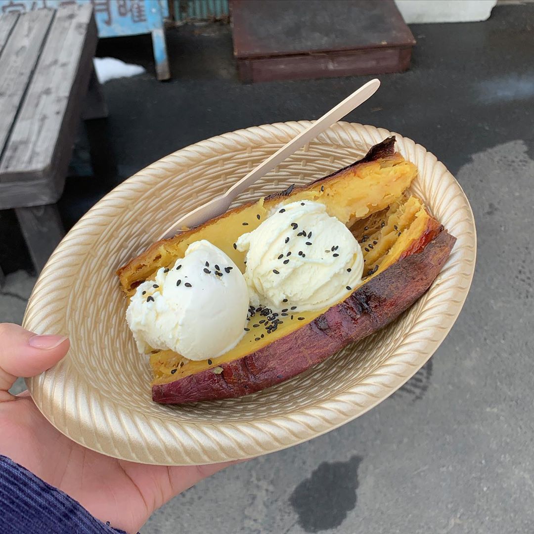 はんぶんこして食べたい秋の味覚 秋に行きたい日本全国の焼き芋専門店7選 Retrip リトリップ はんぶんこして食べたい秋の味覚 秋に行きたい日本全国の焼き芋専門店7選 Retrip リトリップ
