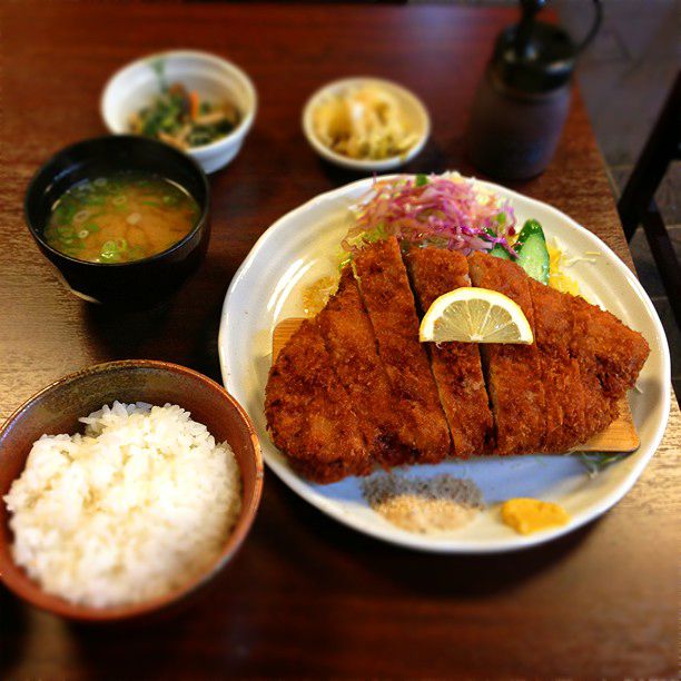 ガッツリ食べたい サクサク ジューシーな関西の絶品とんかつ店7選 Retrip リトリップ