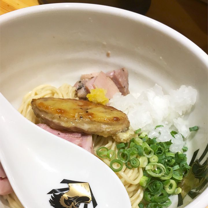 850円で贅沢気分！錦糸町「満鶏軒」の“フォアグラ油そば”が最高