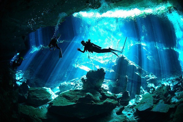 「水中洞窟」の画像検索結果