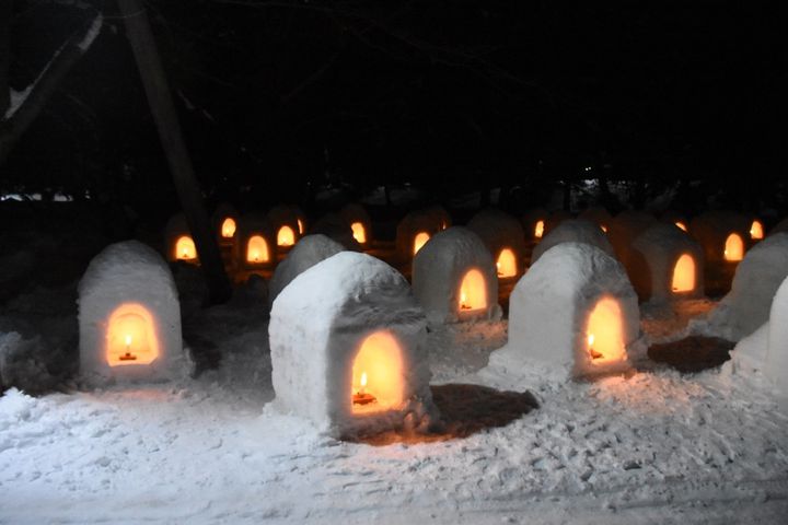 【終了】冬にも幻想的な絶景を。青森県で「弘前城雪灯籠まつり」が開催
