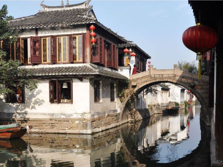 中国骨董　旧家蔵、油絵名作【中国紹興水郷風景】高級額縁入り 中国骨董 旧家蔵、油絵名作【中国紹興水郷風景】高級額縁入り 水郷 中国