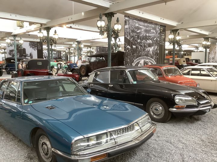 圧巻 フランスにある世界最大級の自動車博物館 Retrip リトリップ