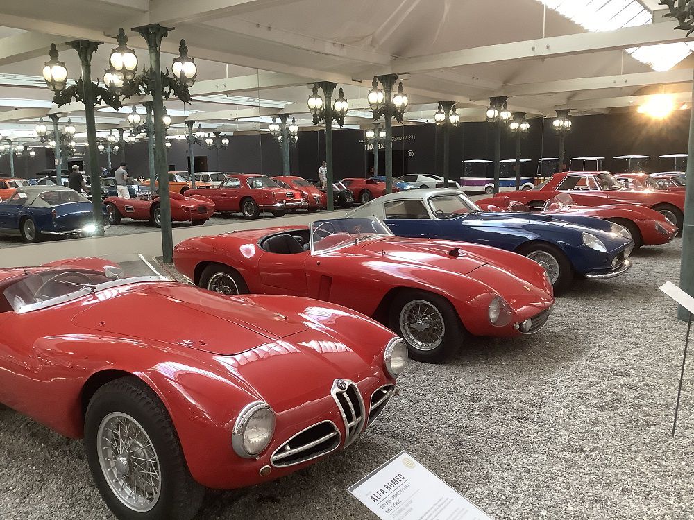 圧巻 フランスにある世界最大級の自動車博物館 Retrip リトリップ