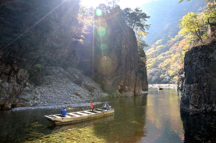 広島に世界が認めた秘境があった 紅葉の 三段峡 が作りだす絶景が見たい Retrip リトリップ