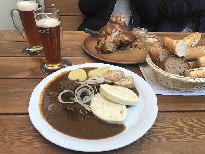 【希少】チェコ・プラハ レストラン チェコ語文字入りプレート 2枚組 プラハ”ではグルメも食べ逃さないで！筆者が実際に食べたおすすめ