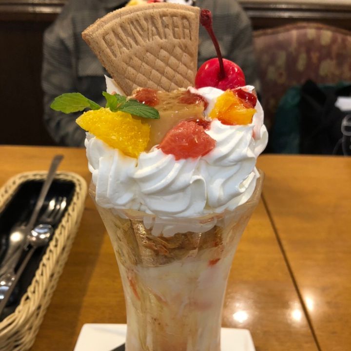 迫力満点 全国でジャンボパフェが食べられるお店10選 Retrip リトリップ