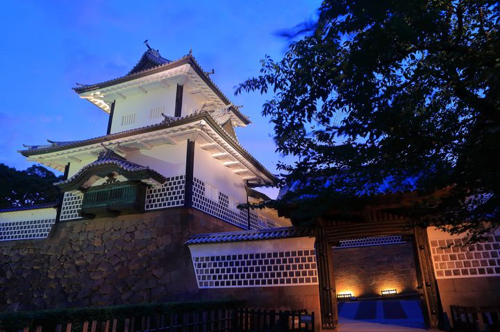 【終了】金沢を代表する観光名所。「兼六園」にてライトアップ「秋の段」開催