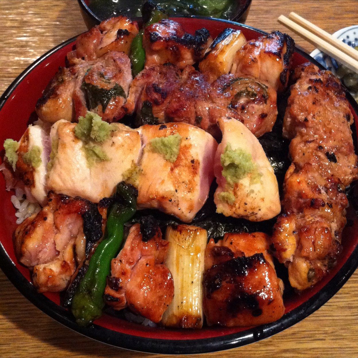 究極のやきとり丼 東京都内でガツンと最強に美味い 焼き鳥丼 5選 Retrip リトリップ