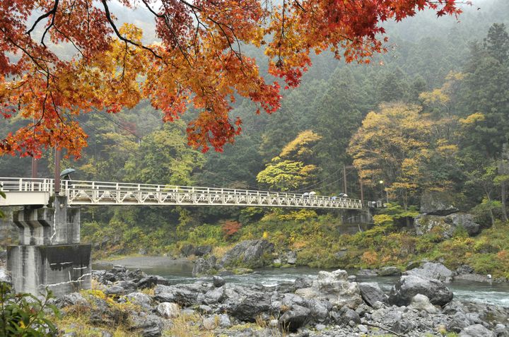 東京都内とは思えない絶景 御岳渓谷 の紅葉はため息がでるほど美しい Retrip リトリップ