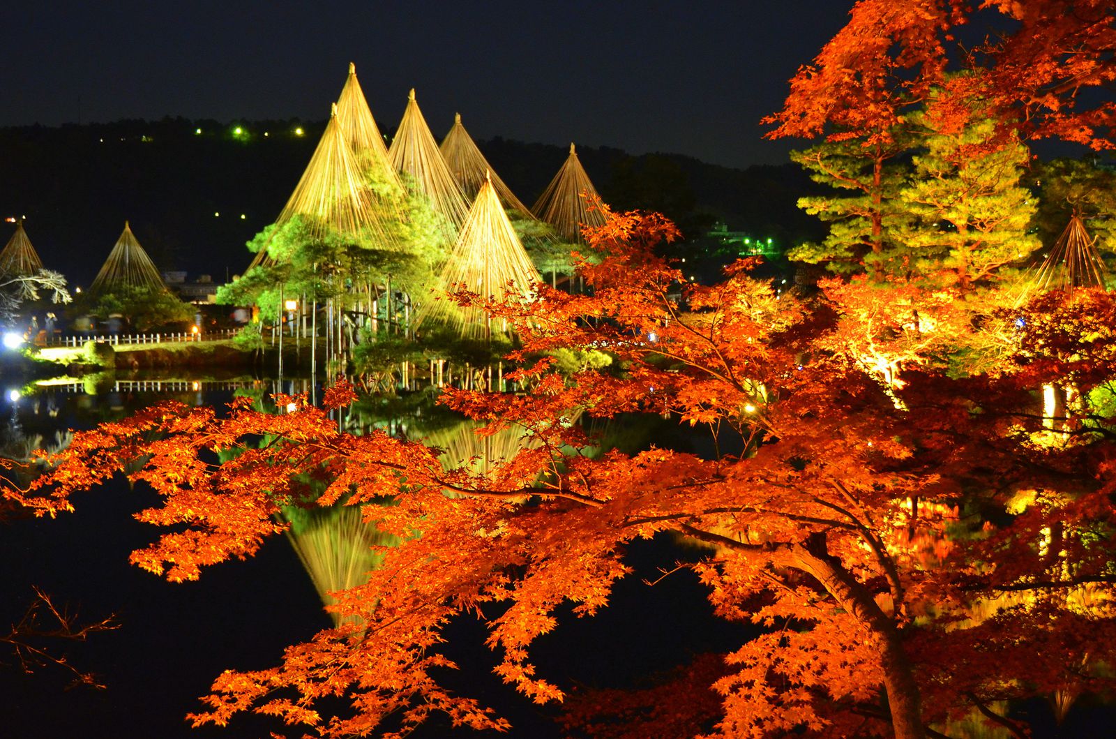 日本が誇る 美しき秋 金沢 兼六園 の紅葉が今年も美しすぎると話題に Retrip リトリップ