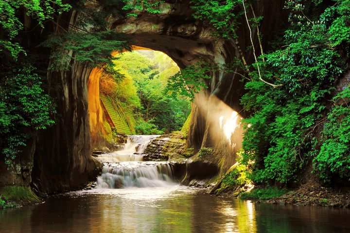 まるでジブリの世界！千葉県にある隠れた秘境「濃溝の滝・亀岩の洞窟」知ってる？