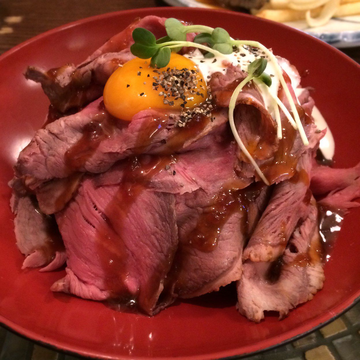 今すぐ喰らいたい 大阪府内のとろけて美味い ローストビーフ丼 5選 Retrip リトリップ