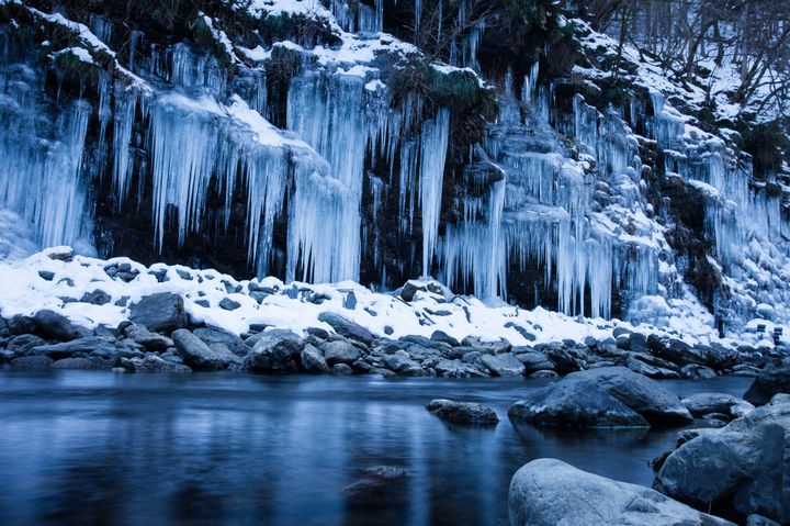 たった2ヶ月しか見れない 埼玉の美しすぎる氷の絶景 三十槌の氷柱 とは Retrip リトリップ