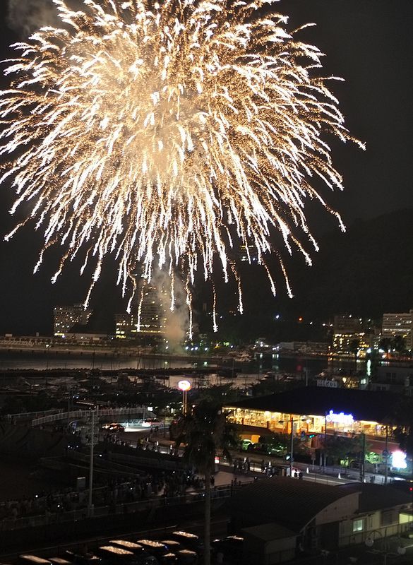 花火大会は冬こそ行くべし 関東周辺で楽しめる 冬の花火大会 5選 Retrip リトリップ