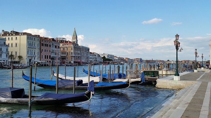 街並み全てがカラフル イタリア ベネチアの ブラーノ島 の魅力を徹底解剖 Retrip リトリップ