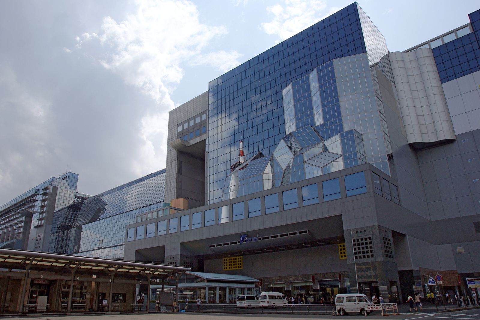 京都駅ビル が綺麗に生まれ変わり レジャーや観光スポットに Retrip リトリップ