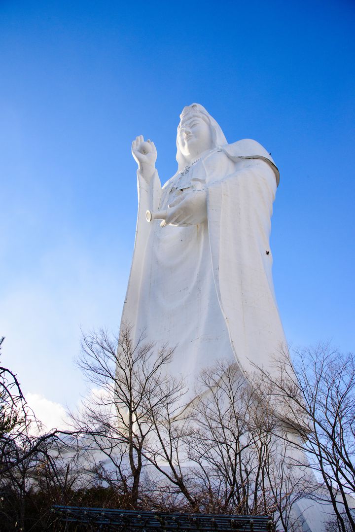 仏像 高さ約45センチ 牛久大仏が世界一大きな親善大使に！ - YouTube