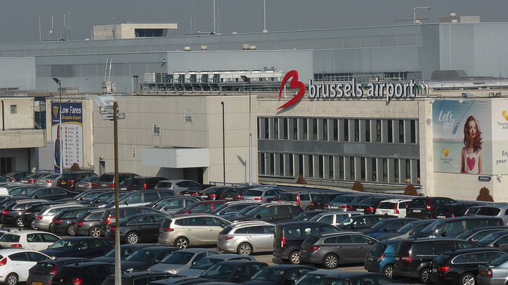 ブリュッセル国際空港です。ロゴマークのBがハートに見えます
