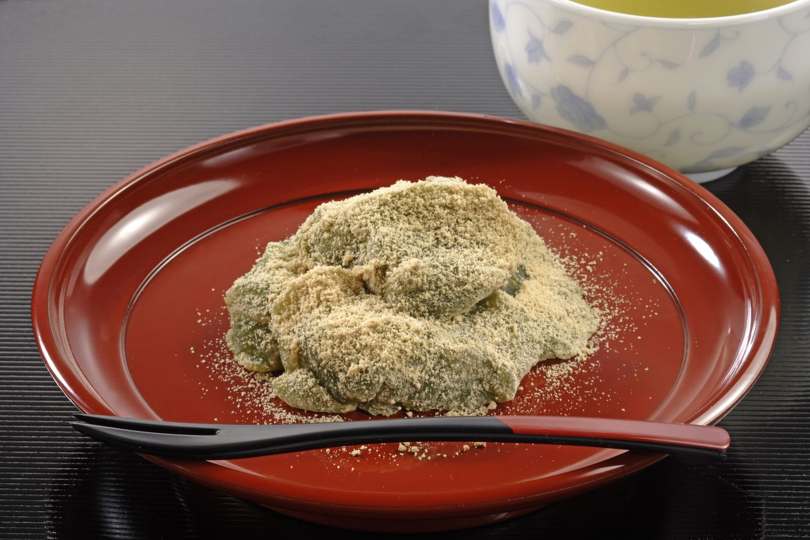 もちもち食感がたまらない 東京でおいしい わらび餅 が食べられる5つのお店 Retrip リトリップ もちもち食感がたまらない 東京でおいしい わらび餅 が食べられる5つのお店 Retrip リトリップ