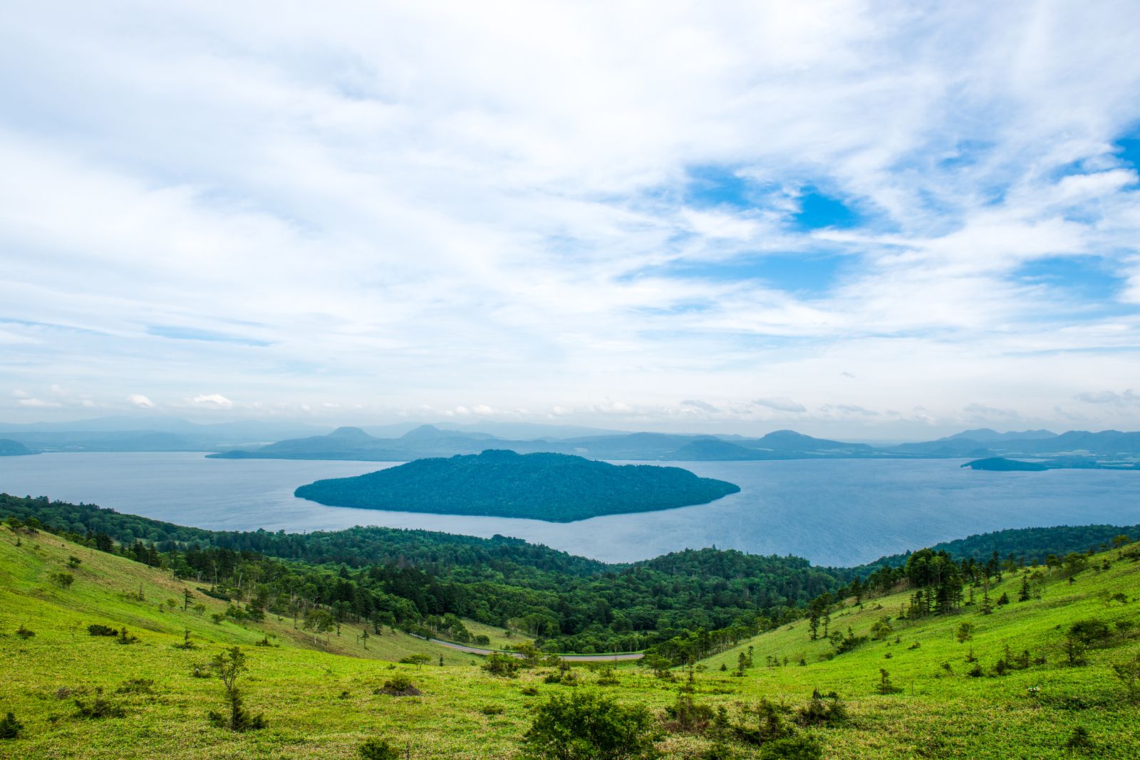 道産子も知らなかった 北海道の知る人ぞ知る ハートレイク が神秘的すぎる Retrip リトリップ