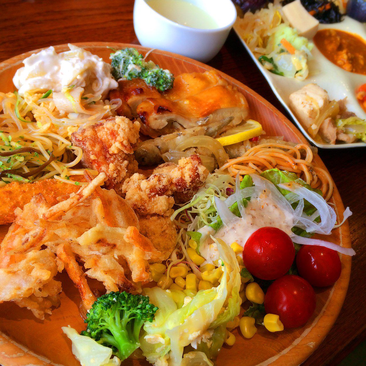 大阪のど真ん中でおいしく過ごす 梅田のランチ食べ放題5選 Retrip リトリップ
