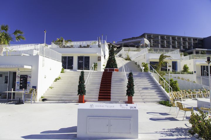 ウミカジテラスで今話題！那覇空港から車で15分、沖縄の離島「瀬長島