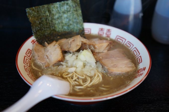 絶品すぎて食べ過ぎ注意！並んでも食べたい"超"厳選「煮干ラーメン屋」TOP７