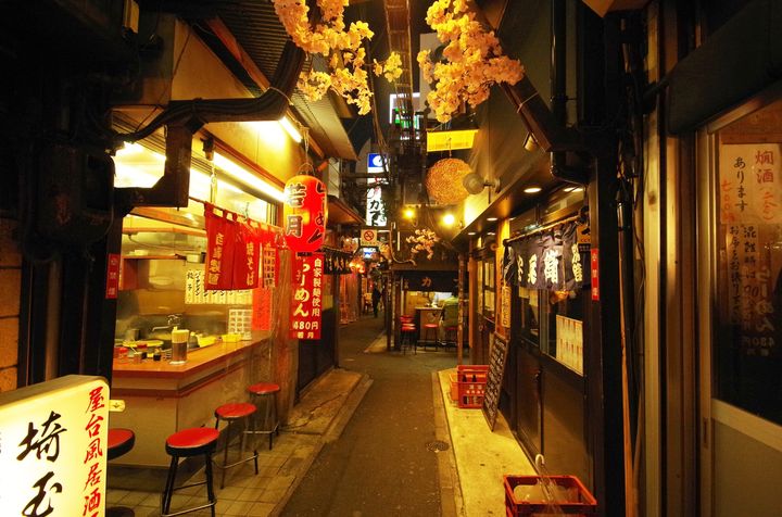 昭和にタイムスリップ 東京都の レトロな雰囲気が味わえる飲み屋街 ７選 Retrip リトリップ