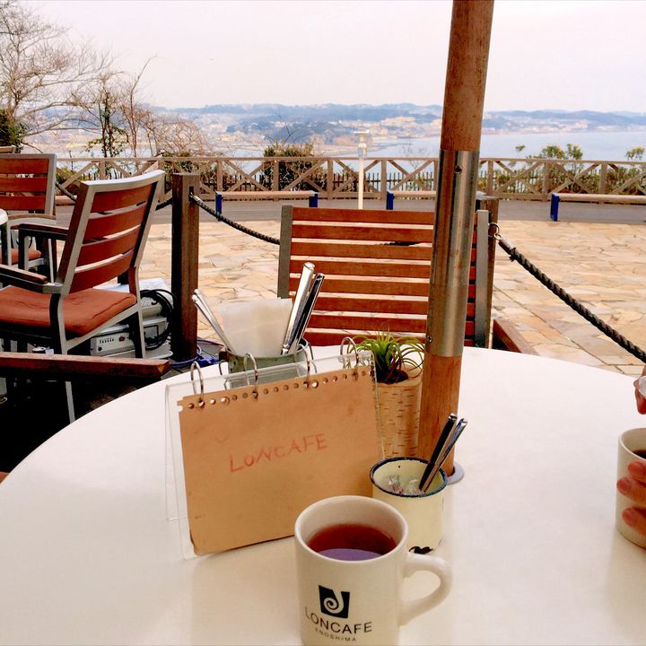 都心から1時間で南国リゾート 湘南の海が見える絶景カフェ10選 Retrip リトリップ