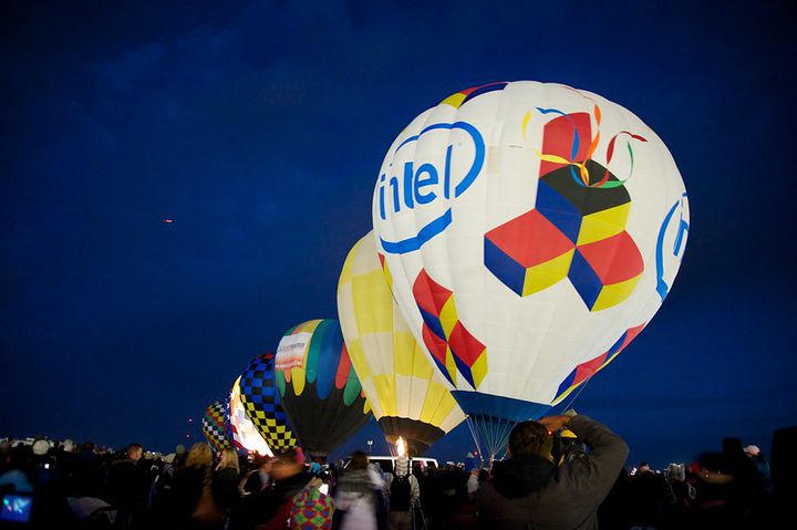 空に浮かぶ美しい気球の数々 アメリカの バルーンフェスタ が絶景すぎる Retrip リトリップ