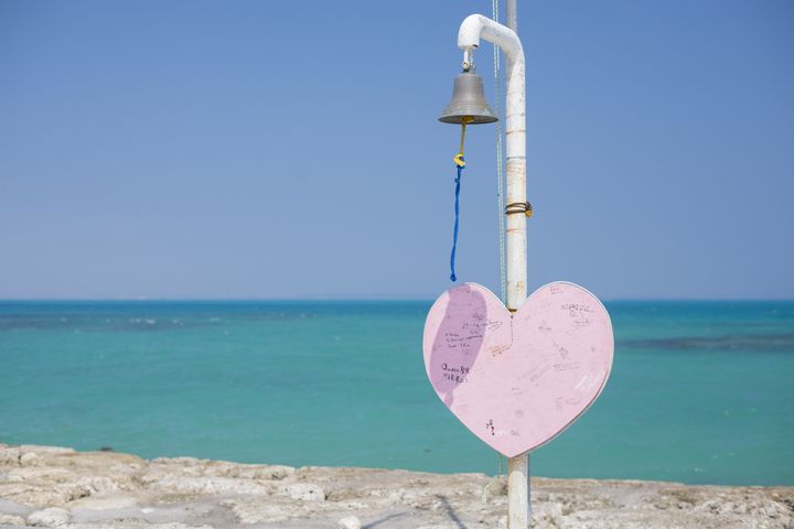 インスタ映え100点 沖縄 太陽の鐘 で ピンクのハートに 恋 を願おう Retrip リトリップ