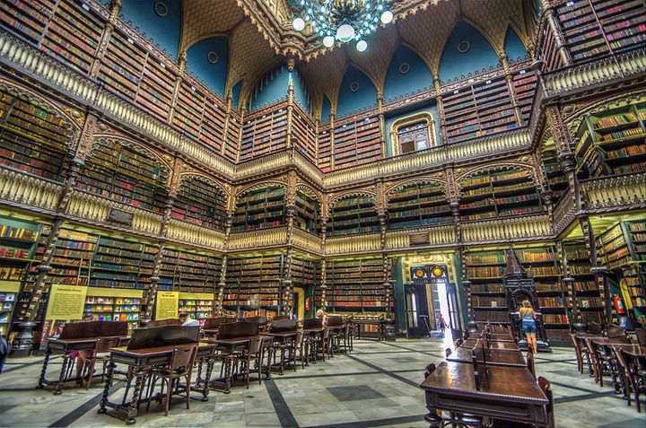 まるで魔法学校 本に一切触れられない 幻想図書館 が美しすぎる Retrip リトリップ