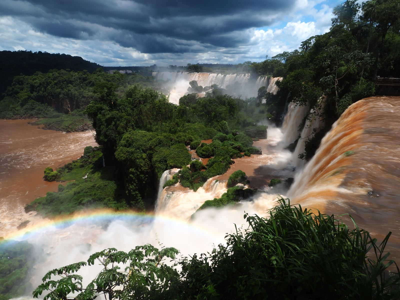 メイン画像 世界最大の滝 ブラジルの イグアスの滝 の絶景を見たい Retrip リトリップ