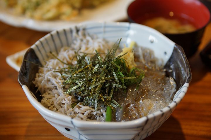 新鮮採れたて 1000円以下で生しらす丼が食べられる淡路島のお店まとめ Retrip リトリップ