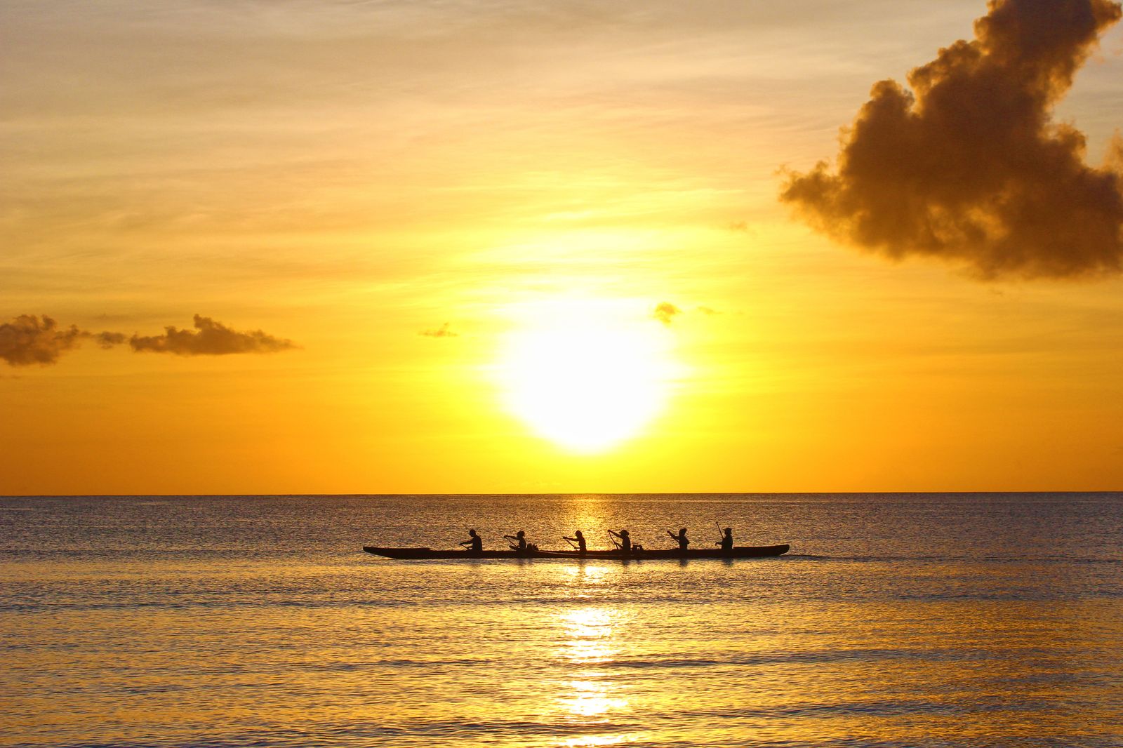 美しい夕日が最高 石垣島の サンセットカヤック で贅沢な時間を過ごそう Retrip リトリップ