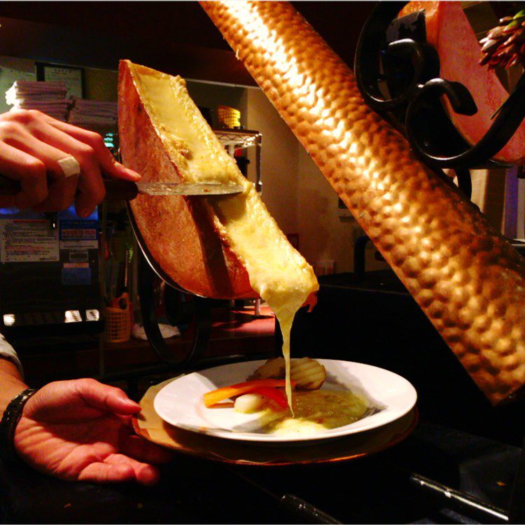 魅惑のとろけるチーズ ラクレットチーズを食べられる東京近郊のお店8選 Retrip リトリップ