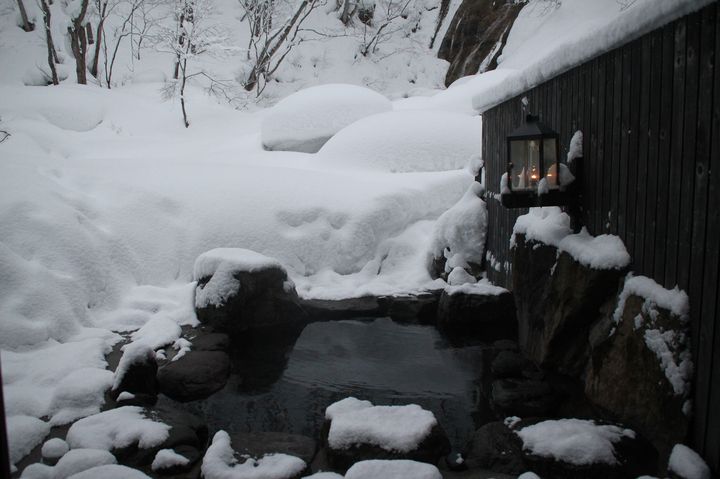 雪の絶景が堪能できる露天風呂！青森県の“冬に泊まりたい温泉宿”8選