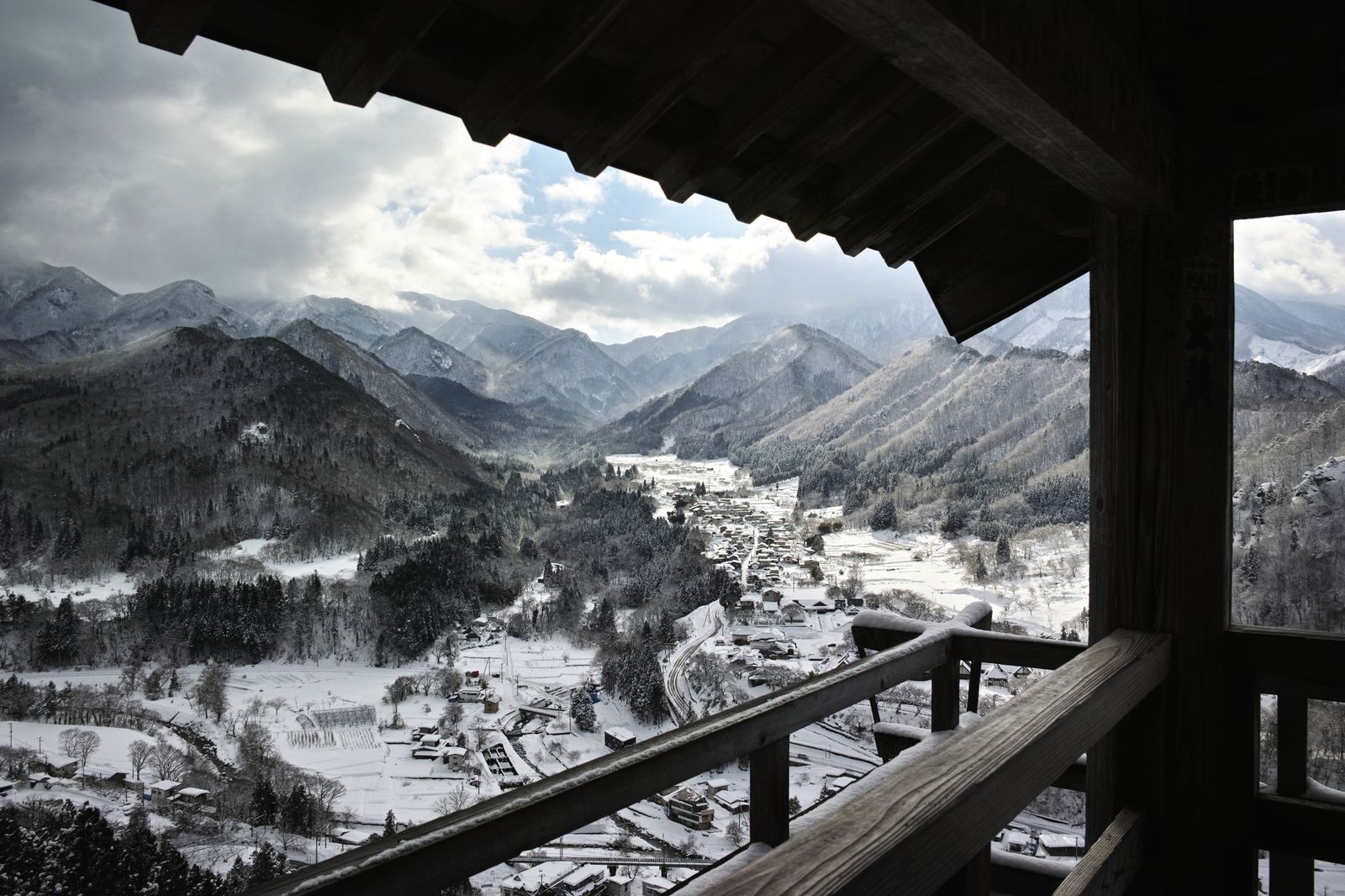隠れた冬の絶景 山寺 宝珠山 立石寺 から見る雪景色が見てみたい Retrip リトリップ