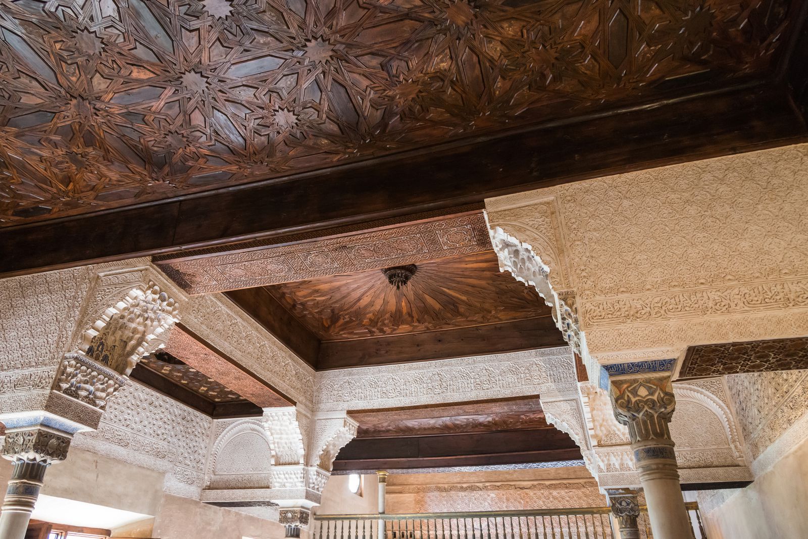 アルハンブラ宮殿内最古 メスアール宮 はシンプルに美しい Retrip リトリップ
