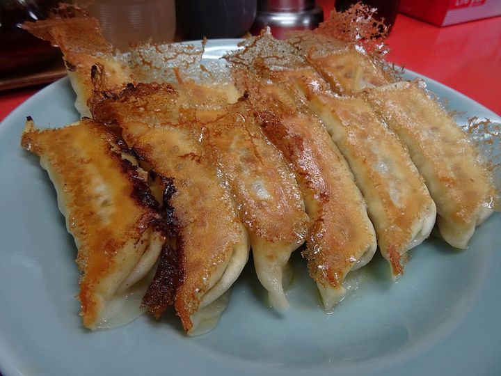 わざわざ食べに行く価値あり 大阪にあるコスパ最強 餃子のゆうた とは Retrip リトリップ