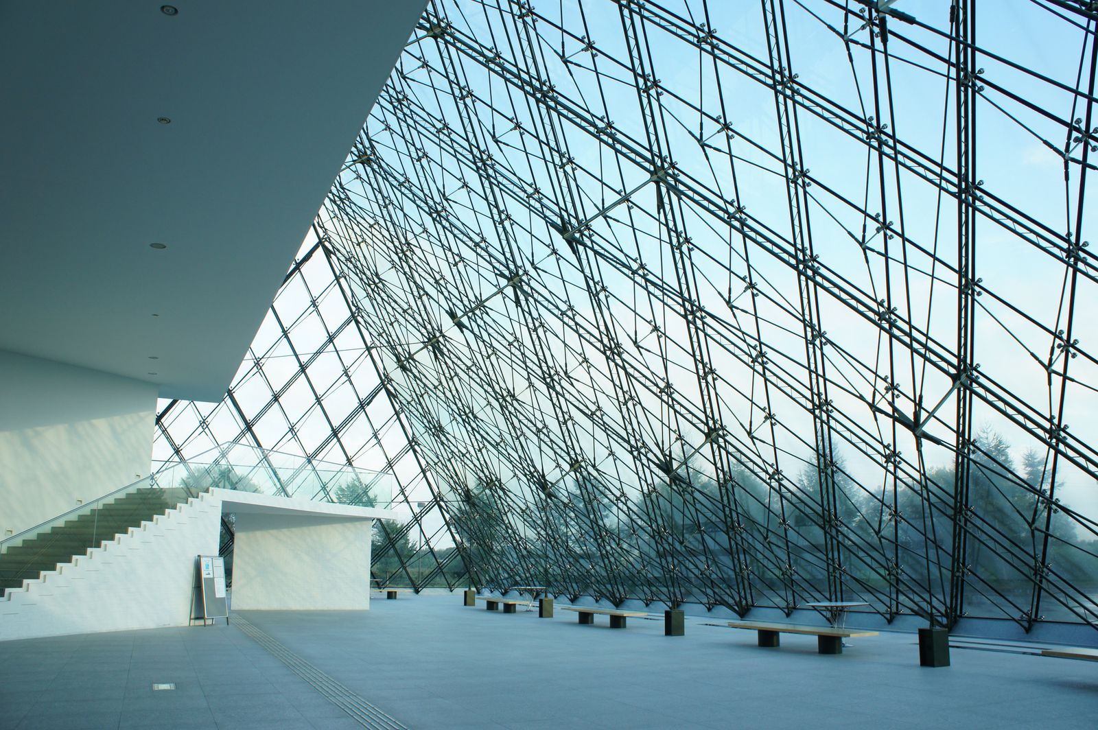日本にあるルーヴル美術館 パリみたいな ガラスの美術館 を北海道に発見 Retrip リトリップ