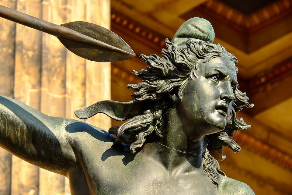 ベルリン・博物館で最古の「旧博物館」ドイツのギリシャ彫刻なら